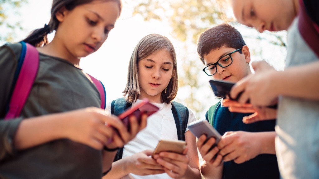 smartphone adolescents